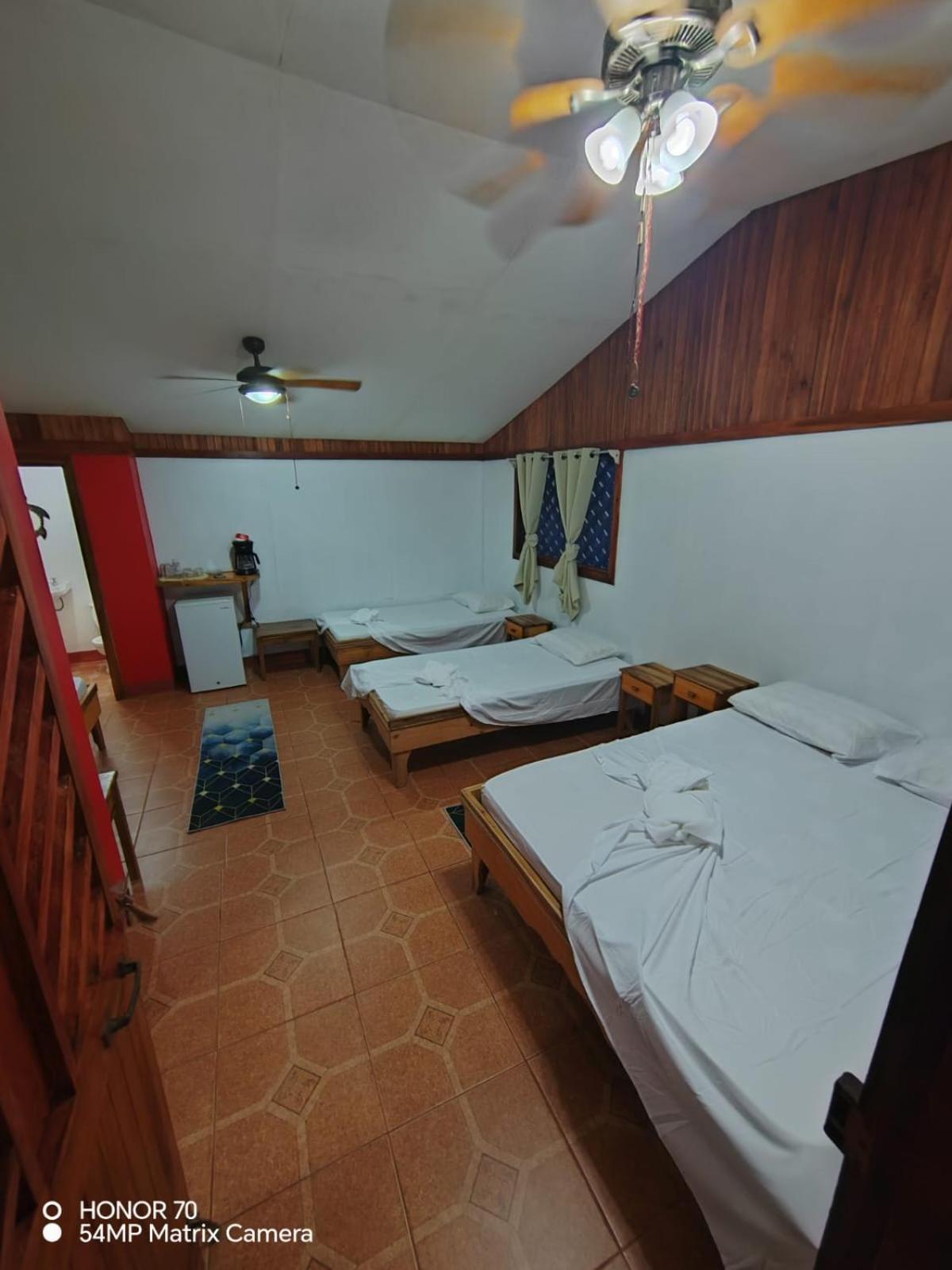 Hotel Don Quichotte Tortuguero Bagian luar foto