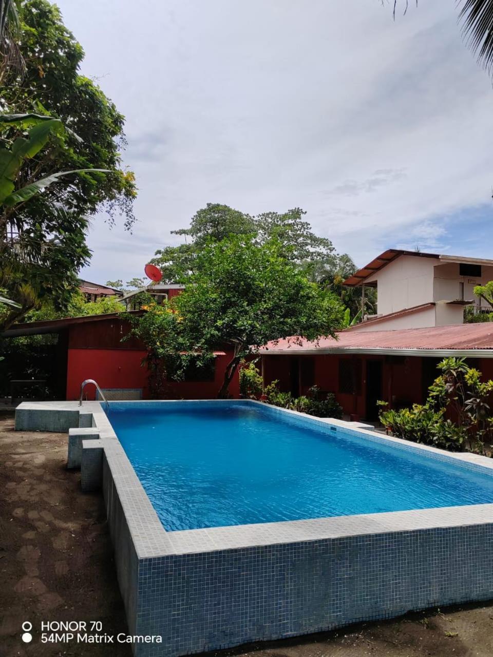 Hotel Don Quichotte Tortuguero Bagian luar foto