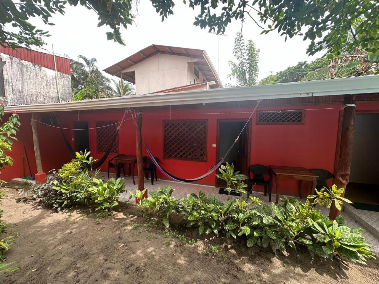 Hotel Don Quichotte Tortuguero Bagian luar foto