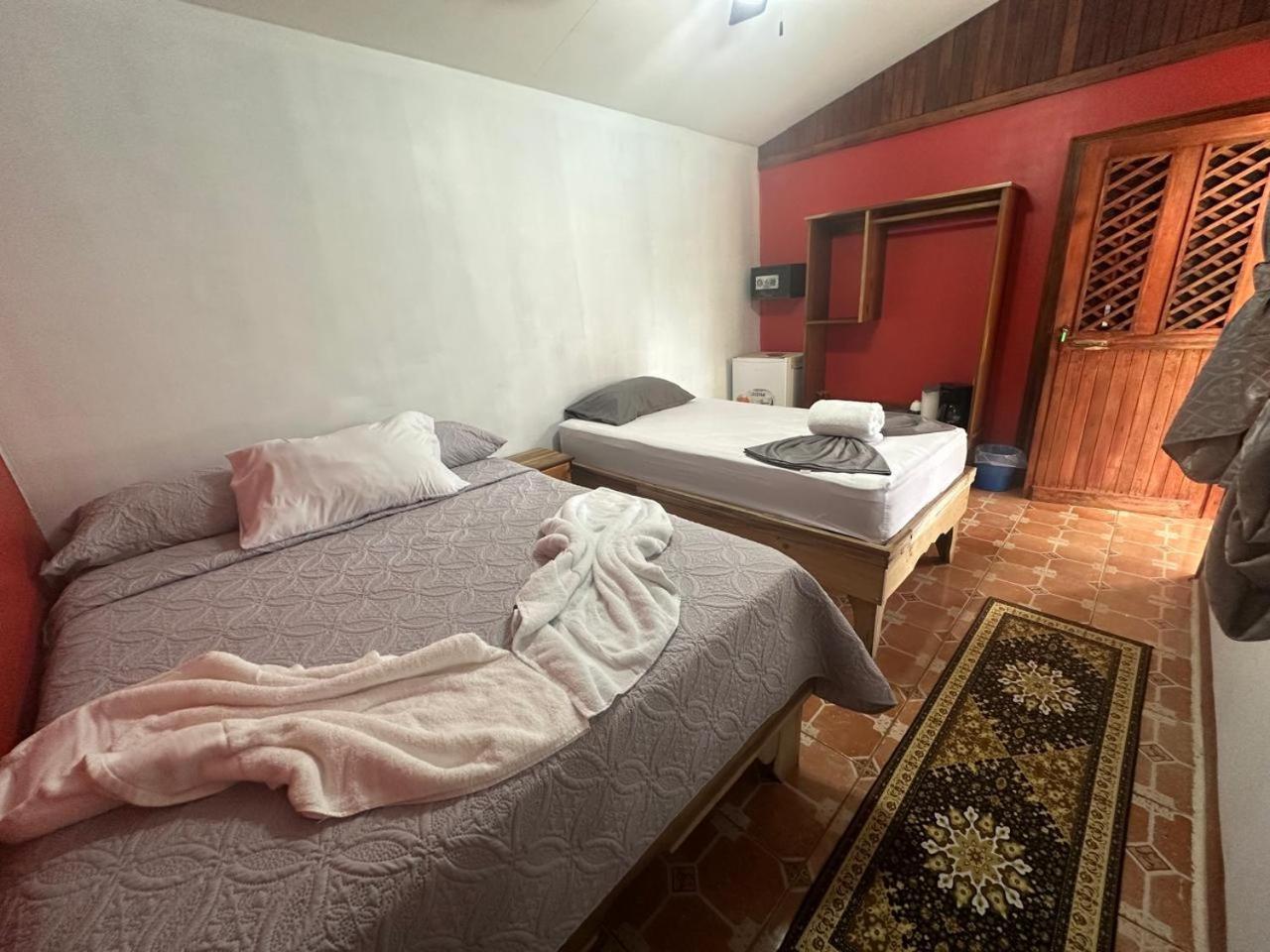 Hotel Don Quichotte Tortuguero Bagian luar foto
