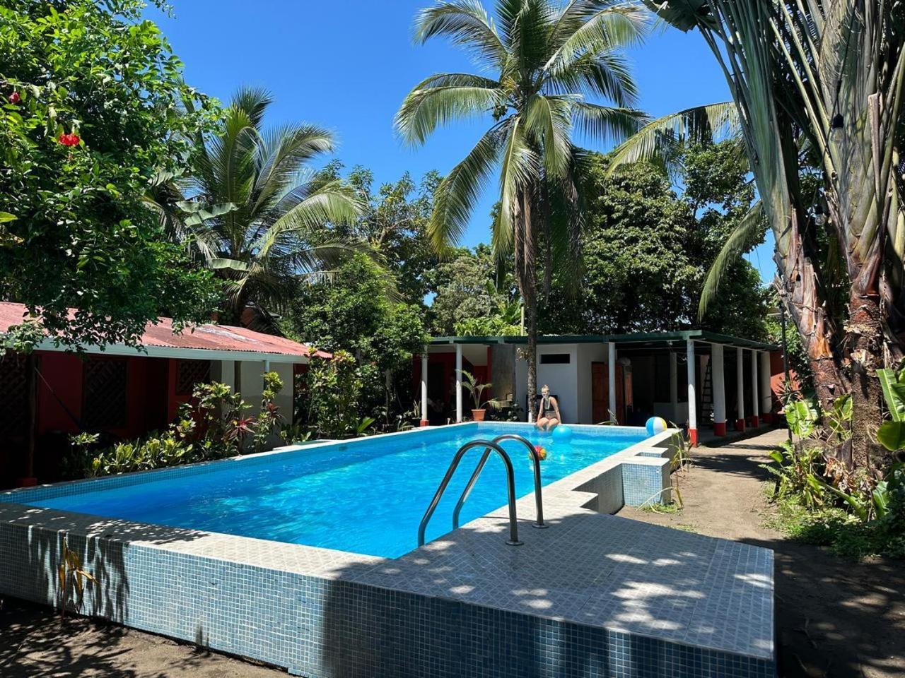 Hotel Don Quichotte Tortuguero Bagian luar foto