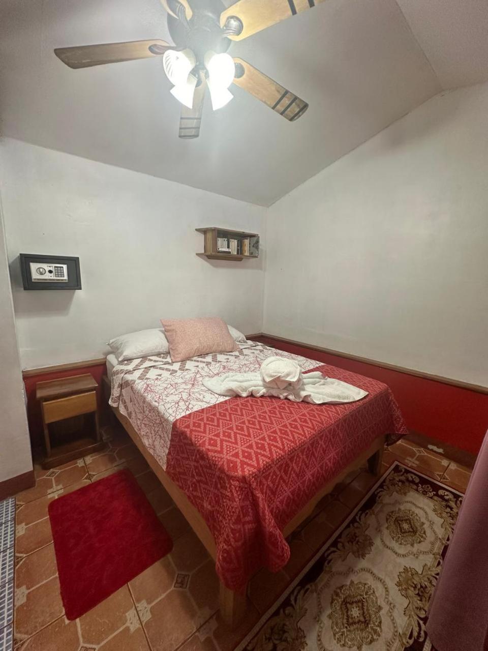 Hotel Don Quichotte Tortuguero Bagian luar foto