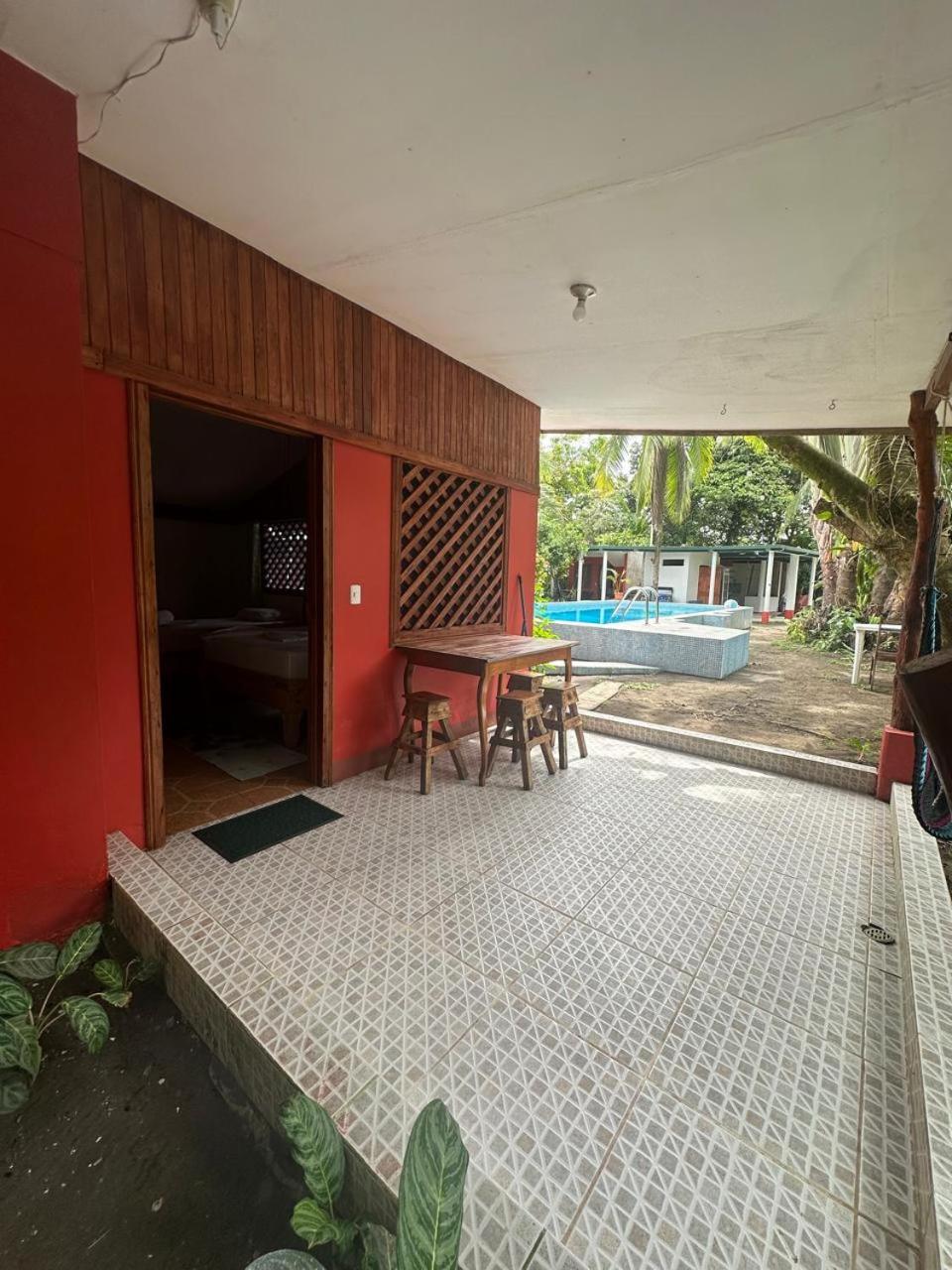 Hotel Don Quichotte Tortuguero Bagian luar foto
