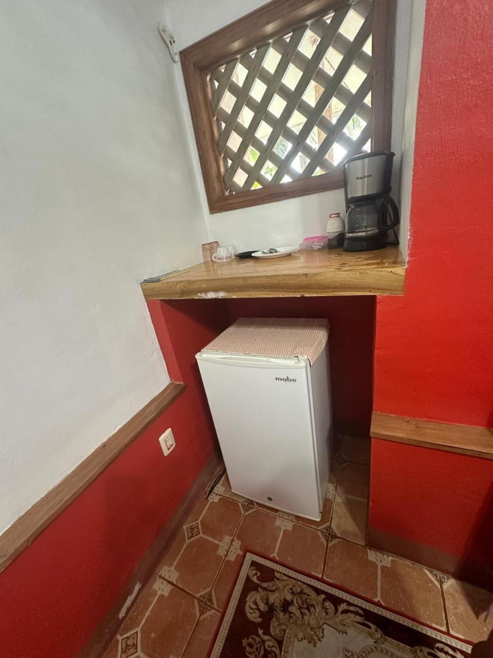 Hotel Don Quichotte Tortuguero Bagian luar foto