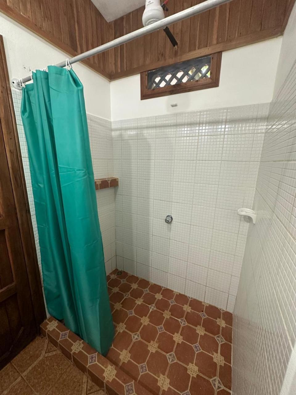 Hotel Don Quichotte Tortuguero Bagian luar foto